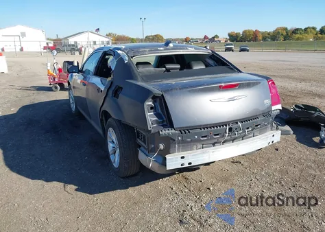 2016 Chrysler 300 Anniversary Edition z USA, uszkodzony, nr VIN 2C3CCAAG3GH224489